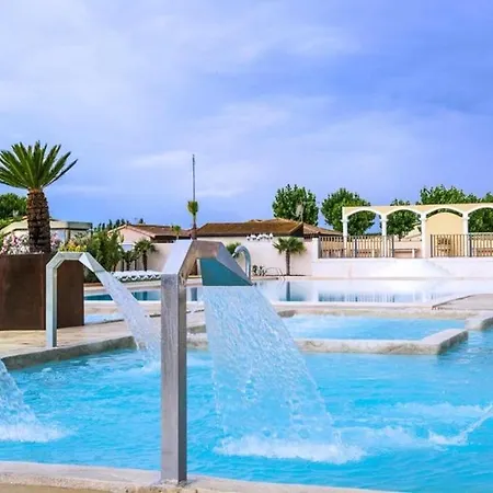 Dom wakacyjny Maison Avec Piscine Chauffee De Paques A La Toussaint Acces Animation & Parc Aquatique De Juin A Fin Septembre Portiragnes