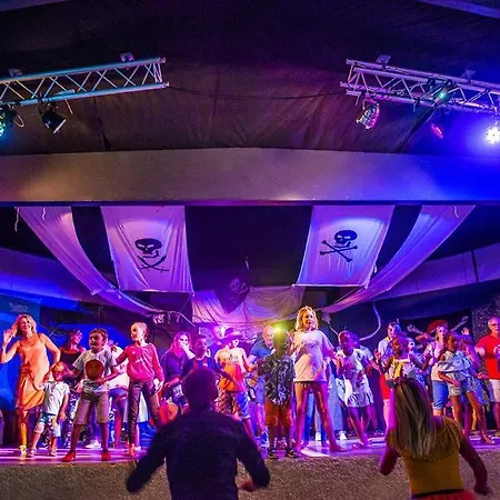 Maison Avec Piscine Chauffee De Paques A La Toussaint Acces Animation & Parc Aquatique De Juin A Fin Septembre Feriehus *