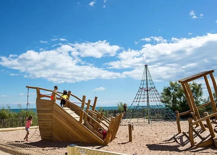 Maison Avec Piscine Chauffee De Paques A La Toussaint Acces Animation & Parc Aquatique De Juin A Fin Septembre Nyaraló