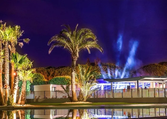 Maison Avec Piscine Chauffee De Paques A La Toussaint Acces Animation & Parc Aquatique De Juin A Fin Septembre Nyaraló