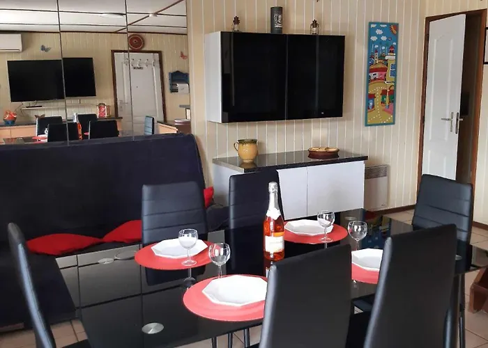 Maison Avec Piscine Chauffee De Paques A La Toussaint Acces Animation & Parc Aquatique De Juin A Fin Septembre *